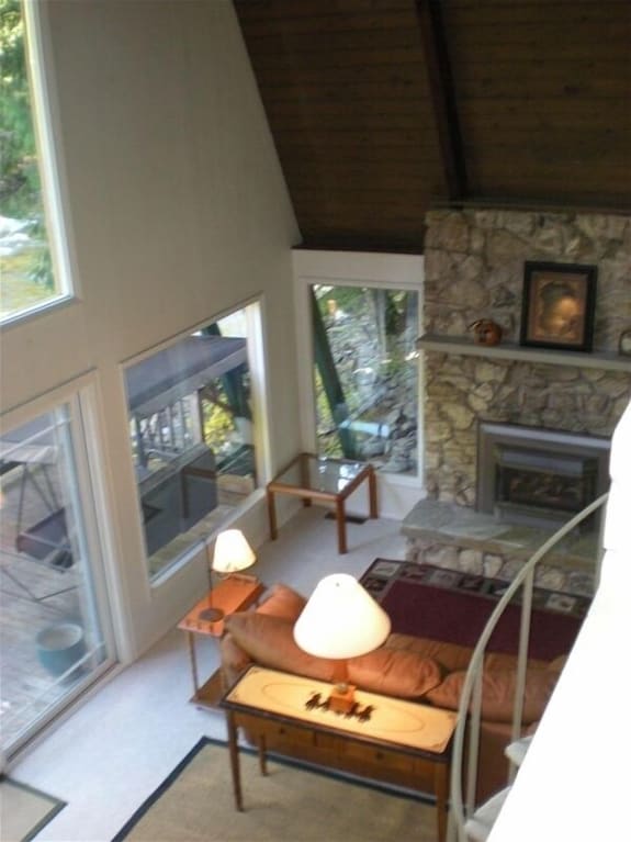 River's Edge Chalet! Watch Eagles, Ski, Kayak, Hike, Shop! - Olallie State Park, North Bend