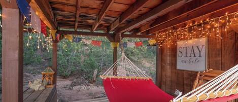 المنطقة المحيطة بالمنشأة