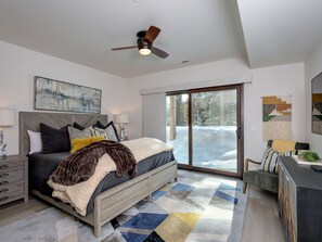 4 habitaciones, tabla de planchar con plancha y acceso a internet