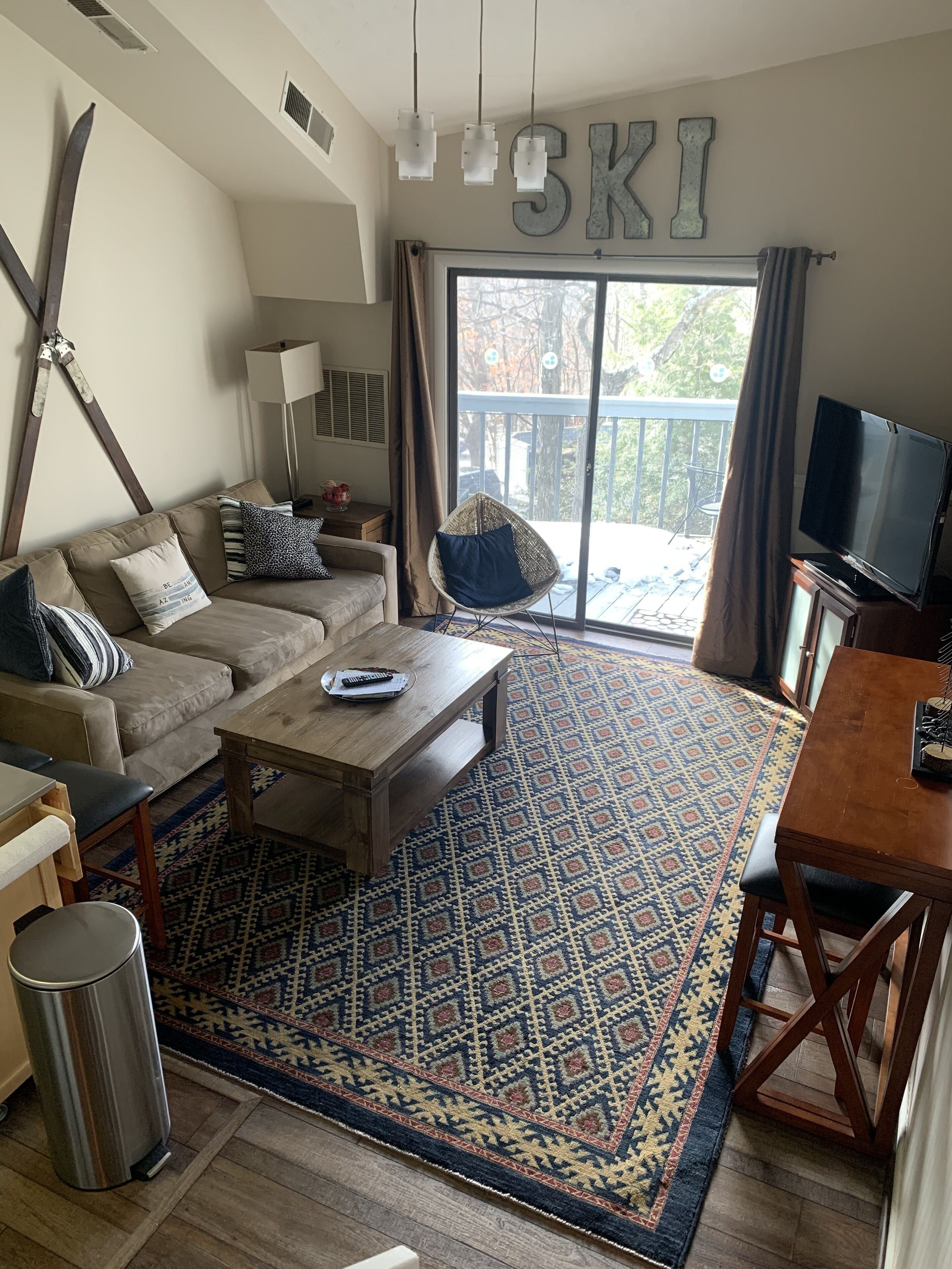 SKI IN SKI OUT! Next to Mountain Inn, Sleeps 4 Best location on mountain!