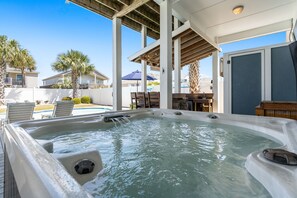 Outdoor spa tub - "Tides a Wastin' " Private Pool w/Opt Heat, Hot Tub, Tiki Bar, Elevator (Holden Beach)