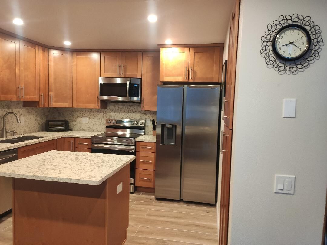 Fully Remodel,2 Bed (1bed + Loft)Sleeps 7 Steps from Shuttle to Mammoth Mountain