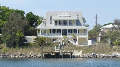 Perdido House - Your Home Away with Private Pool and Dock