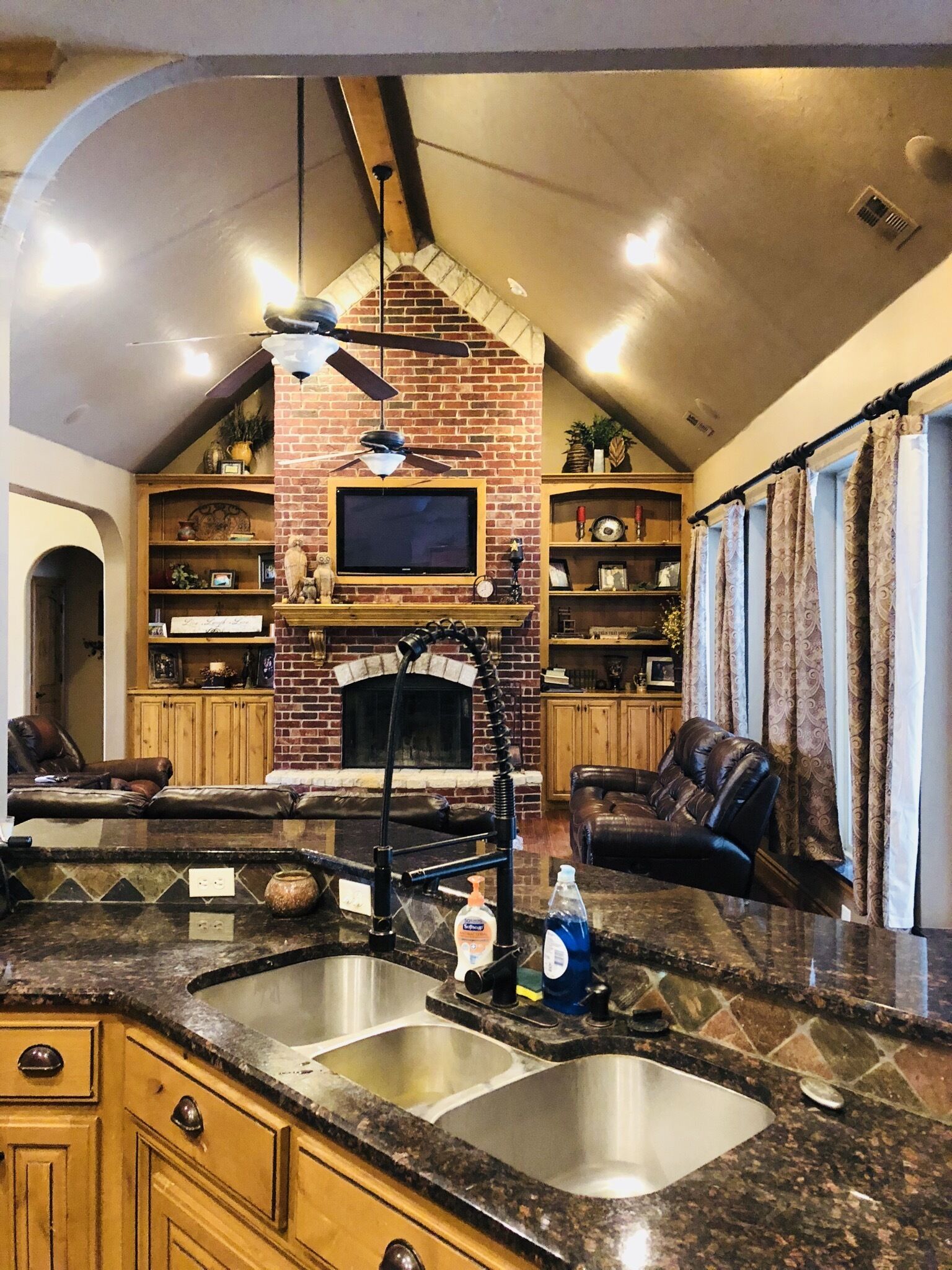 French Country Estate and Family Resort - Pool and Spa in OKC limits