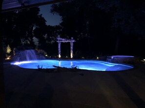 Piscina a l'aire lliure i piscina climatitzada