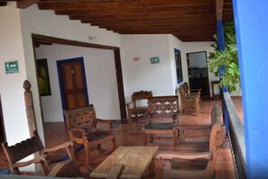 Se sirven desayunos, comidas y cenas 