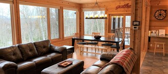 Northern Comfort Overlooking Caribou Lake- Spacious and Secluded