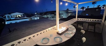 Mermaid's Hideaway! Just steps to the ocean!