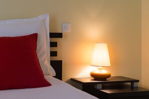 Minibar, individually decorated, individually furnished, desk