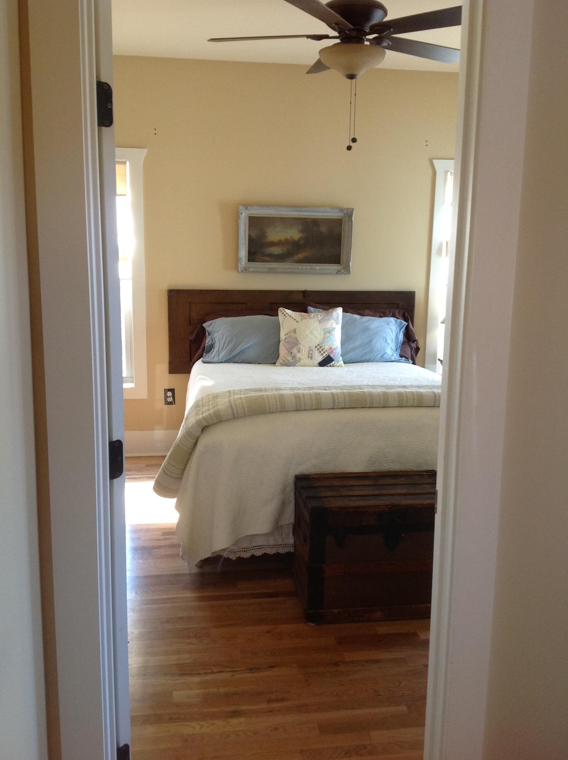 Elegant Rustic Lakefront Bungalow