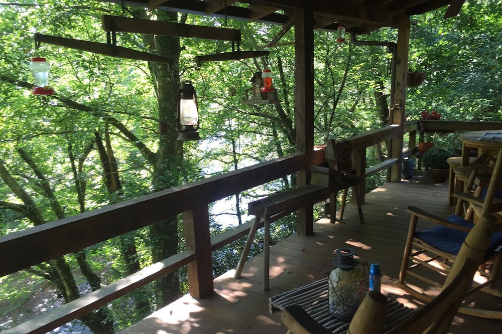Cabin Overlooking the Whitewater Toccoa River