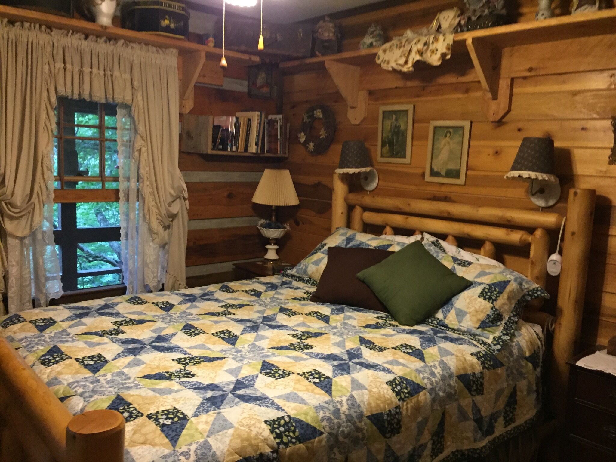 Cabin Overlooking the Whitewater Toccoa River