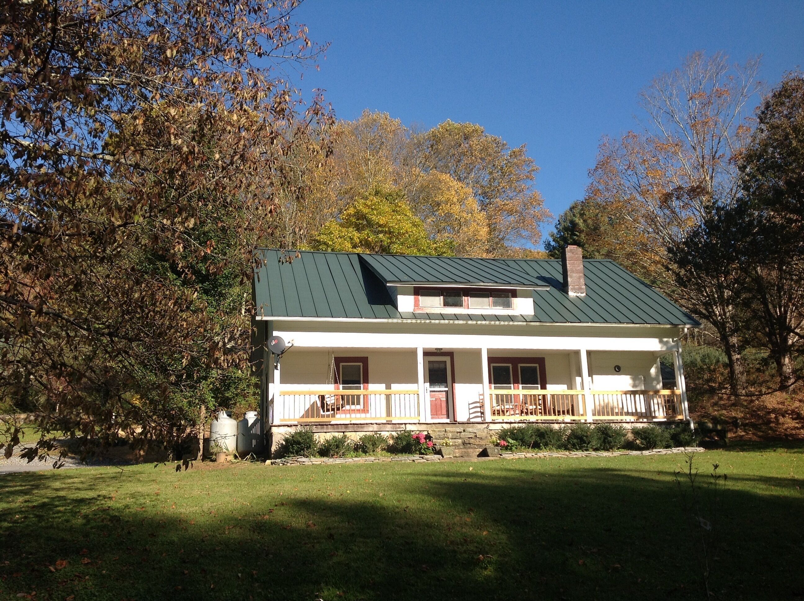 1920 Farmhouse nestled in the Appachian Mtns.