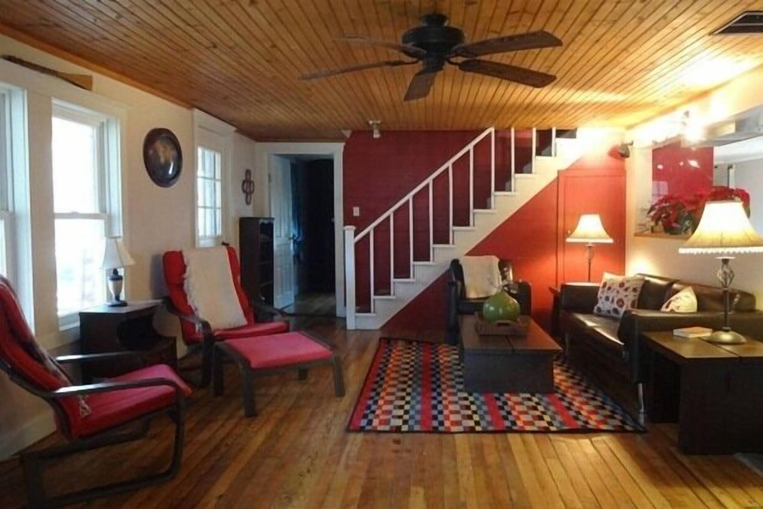 1920 Farmhouse nestled in the Appachian Mtns.