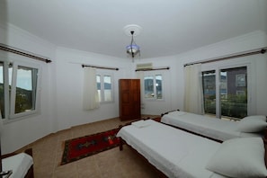 Villa, 4 habitaciones | 4 dormitorios, escritorio, tabla de planchar con plancha y ropa de cama