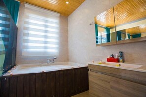 Villa, Non Smoking | Bathroom