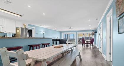 4 bedrooms, Ocean Views, fireplace, entertainment room with large screen tv!