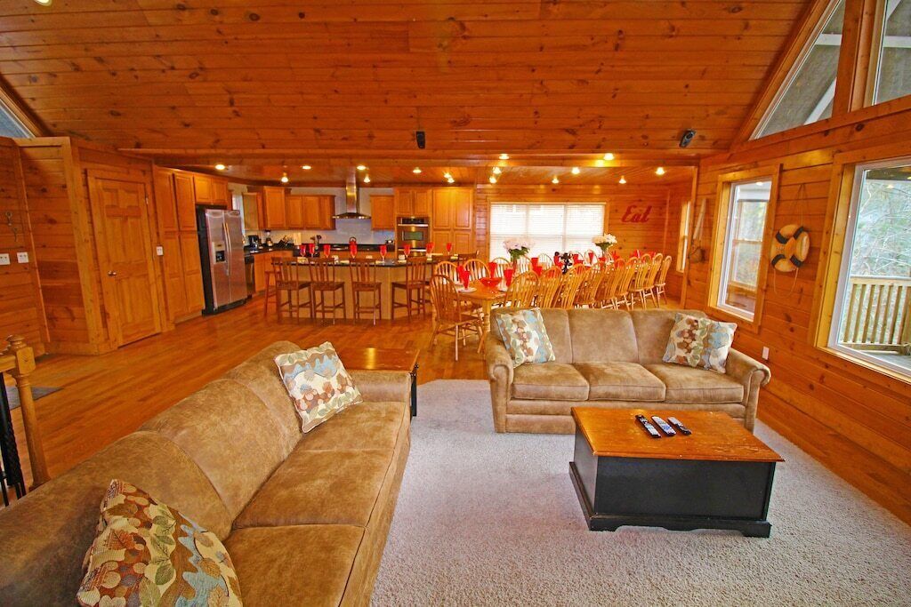 The Big Dipper Dining for 30, Wet Bar, Billiards, 7 TVs, 4 master