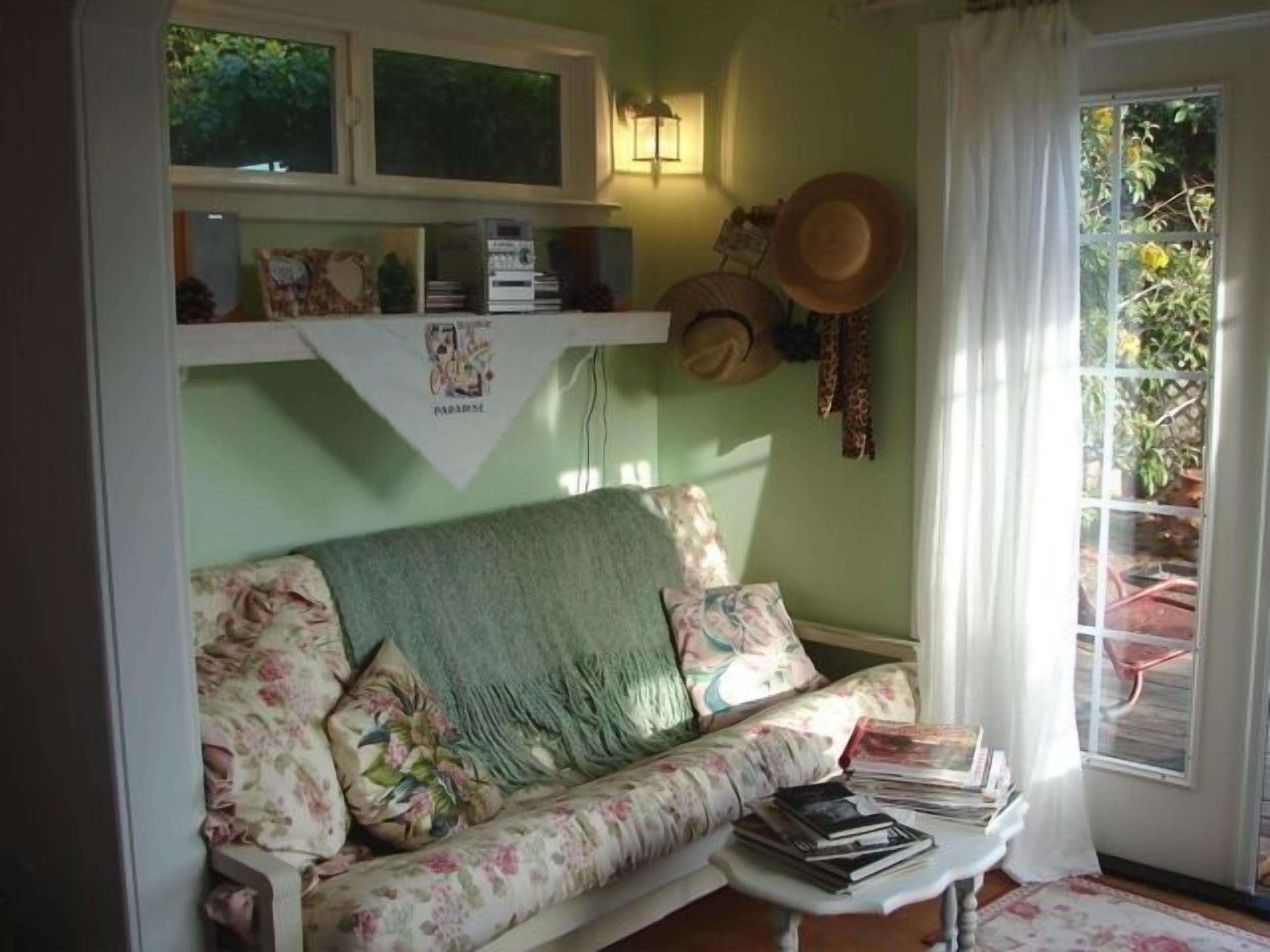 Exquisite Cottage, Private Gardens, Walk To Bay