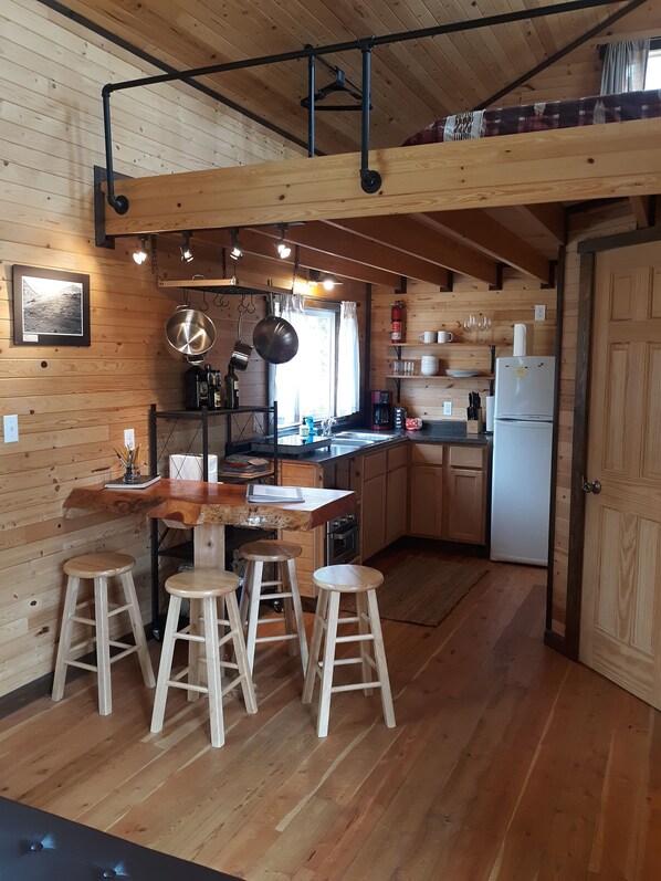 Fridge, stovetop, coffee/tea maker, toaster