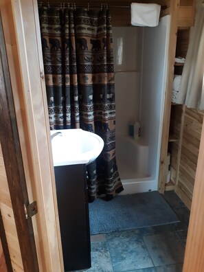 Dusche, Handtücher, Seife, Toilettenpapier