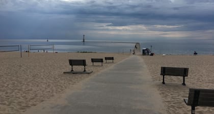 Pasos de la playa y 2 cuadras del centro de Frankfort - Capacidad 2-6