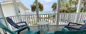 Property grounds - BEACH FRONT, P RIVATE UPPER COTTAGE, 2BD2BA, XL Deck, FREE Private Parking (Panama City Beach)