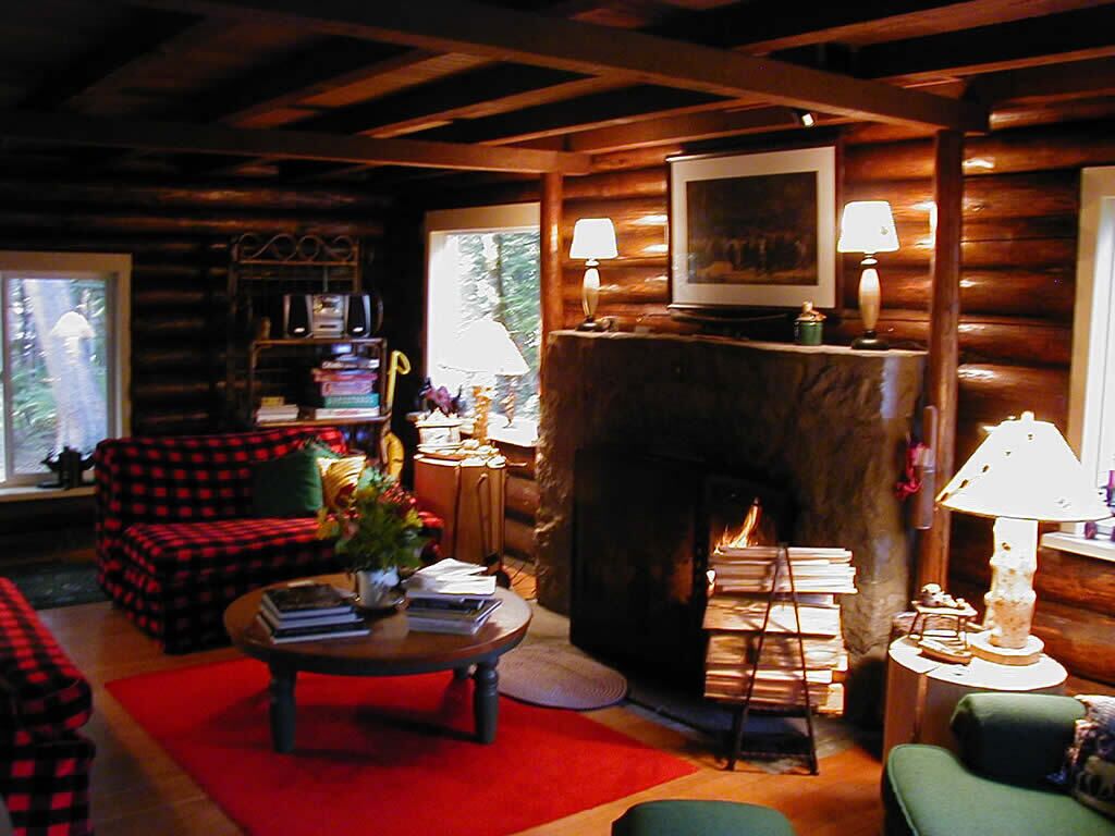 Log cabin, private, hottub, sauna, spa,  gardens, featured in national magazine.