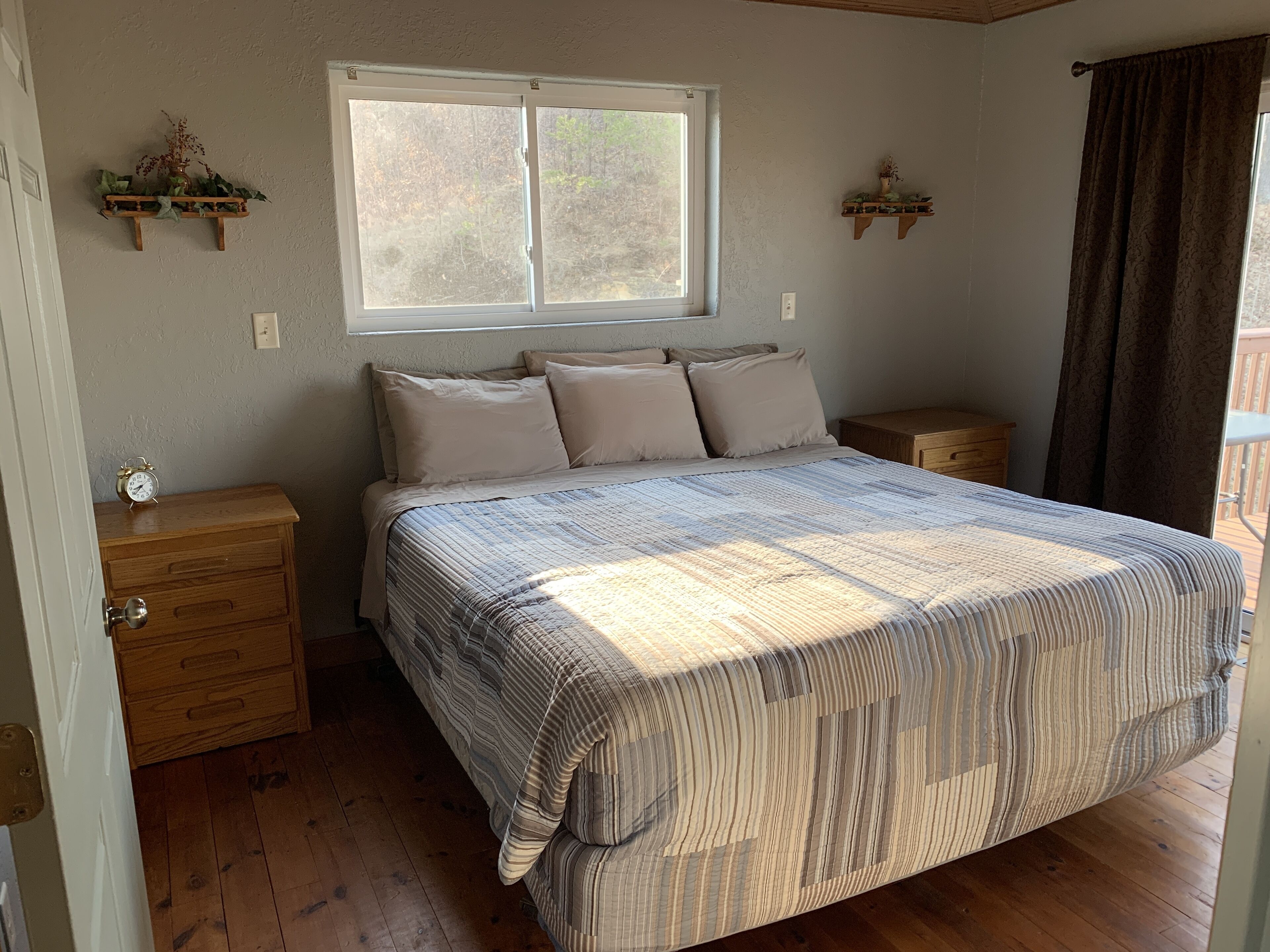 Peaceful Country Comfort W Panoramic Views of Big Creek Valley