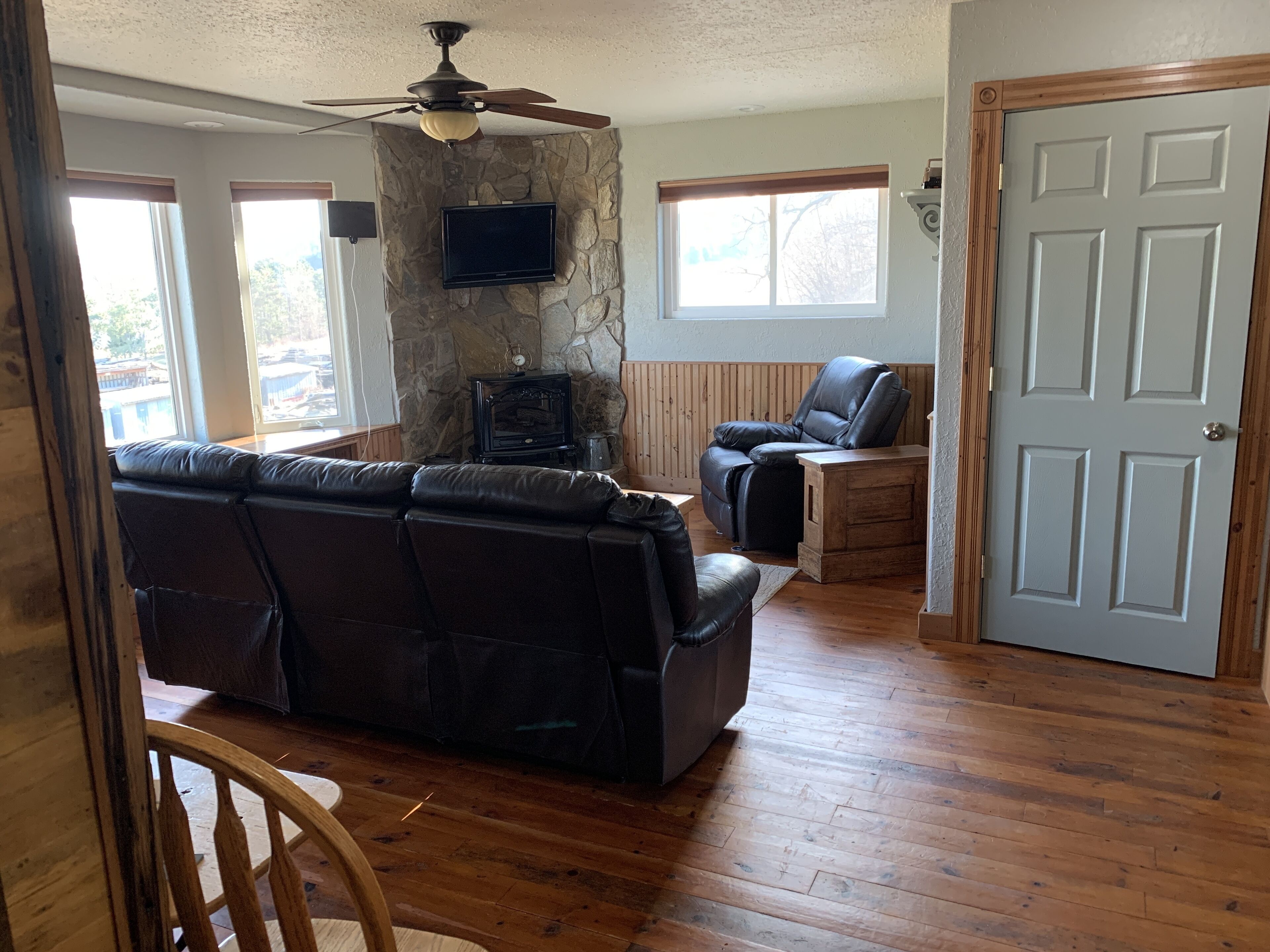 Peaceful Country Comfort W Panoramic Views of Big Creek Valley