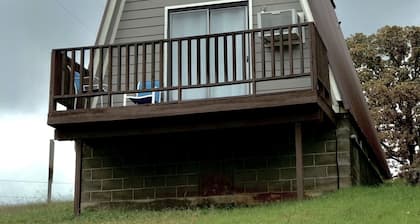 Cabin 1- Overlooks Yarborough Landing and Millwood Lake