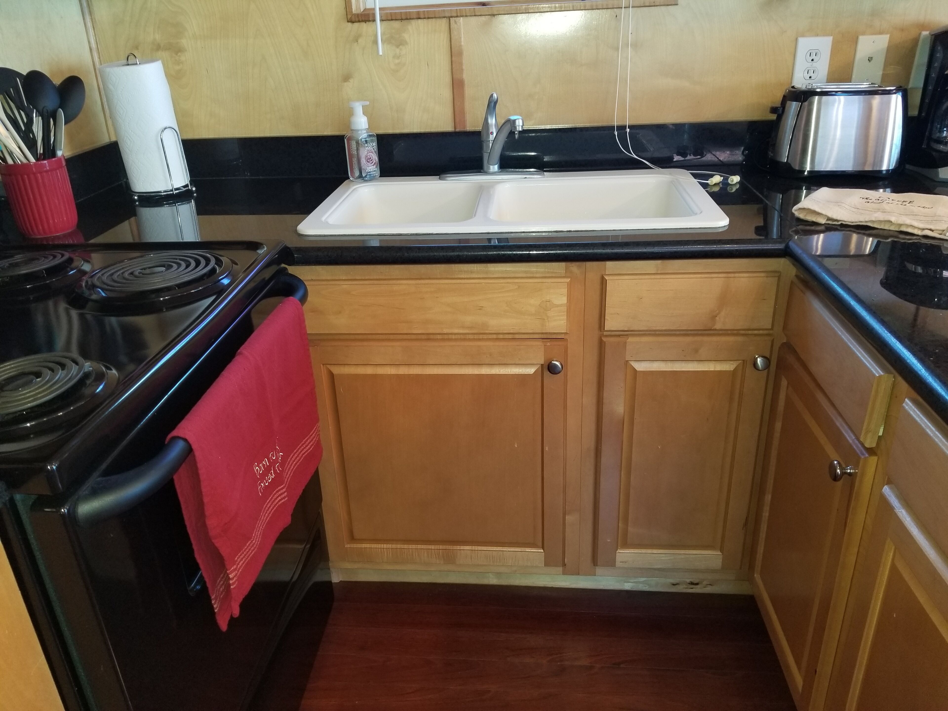 A Romantic Getaway houseboat  moored on the Apalachicola R