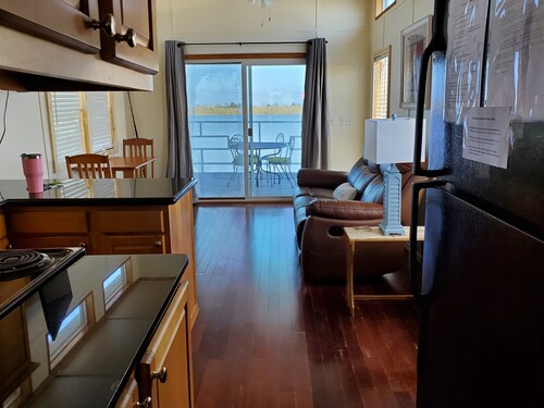 Ein Hausboot für einen romantischen Kurzurlaub an der Apalachicola R