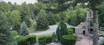 Beautifully secluded getaway perfect for all seasons!