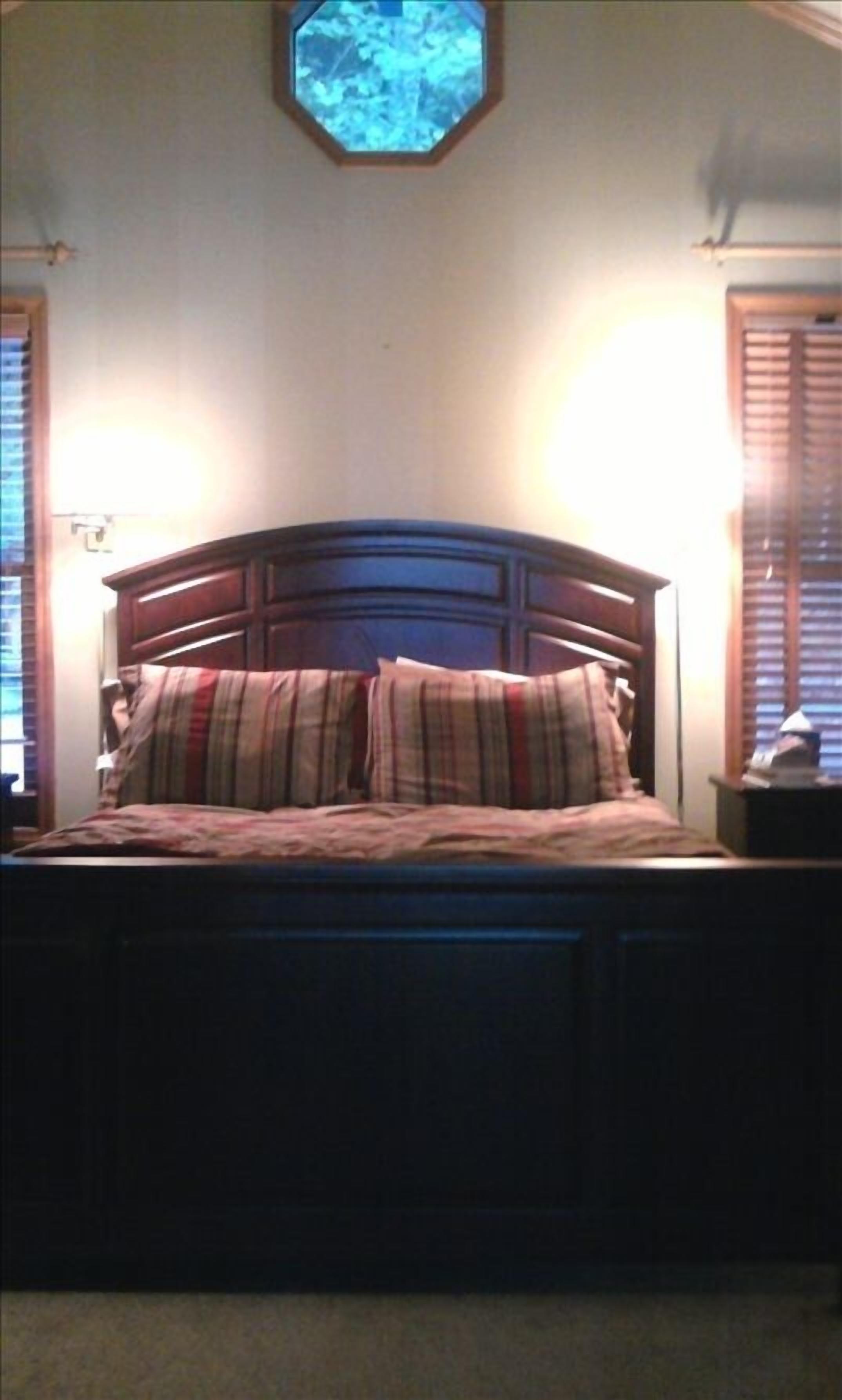 Gorgeous Mountain Home - Lakefront Property