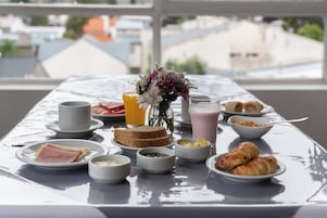 Desayuno buffet incluido todos los días 