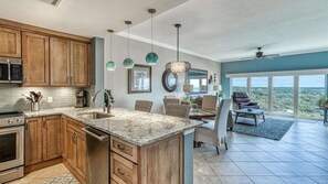 Refrigerador, microondas, horno y lavavajillas 