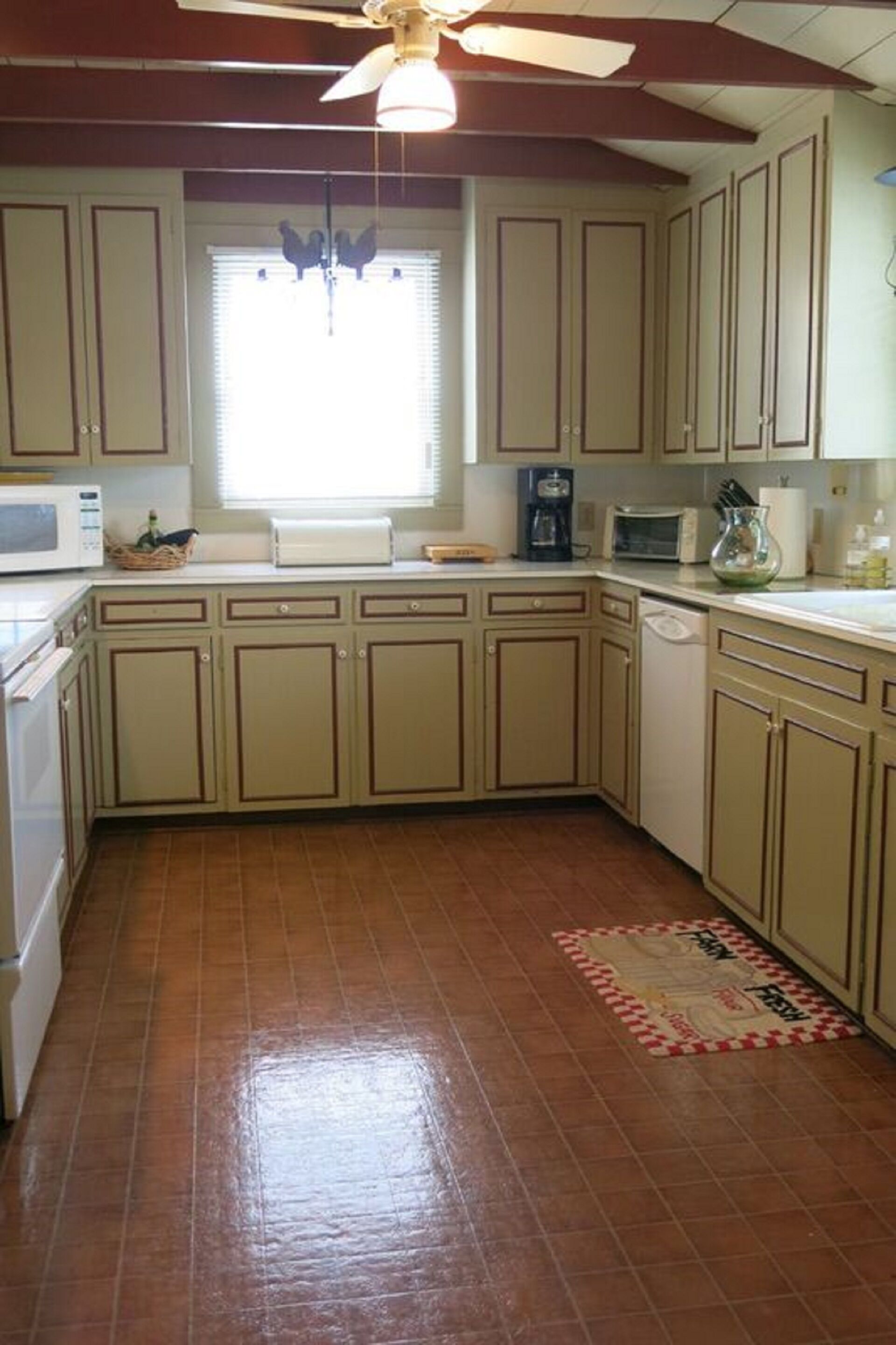 Charming Farmhouse Near Round Top With One-of-a-Kind Views! 