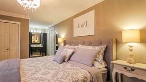 3 bedrooms, desk, iron/ironing board, free WiFi
