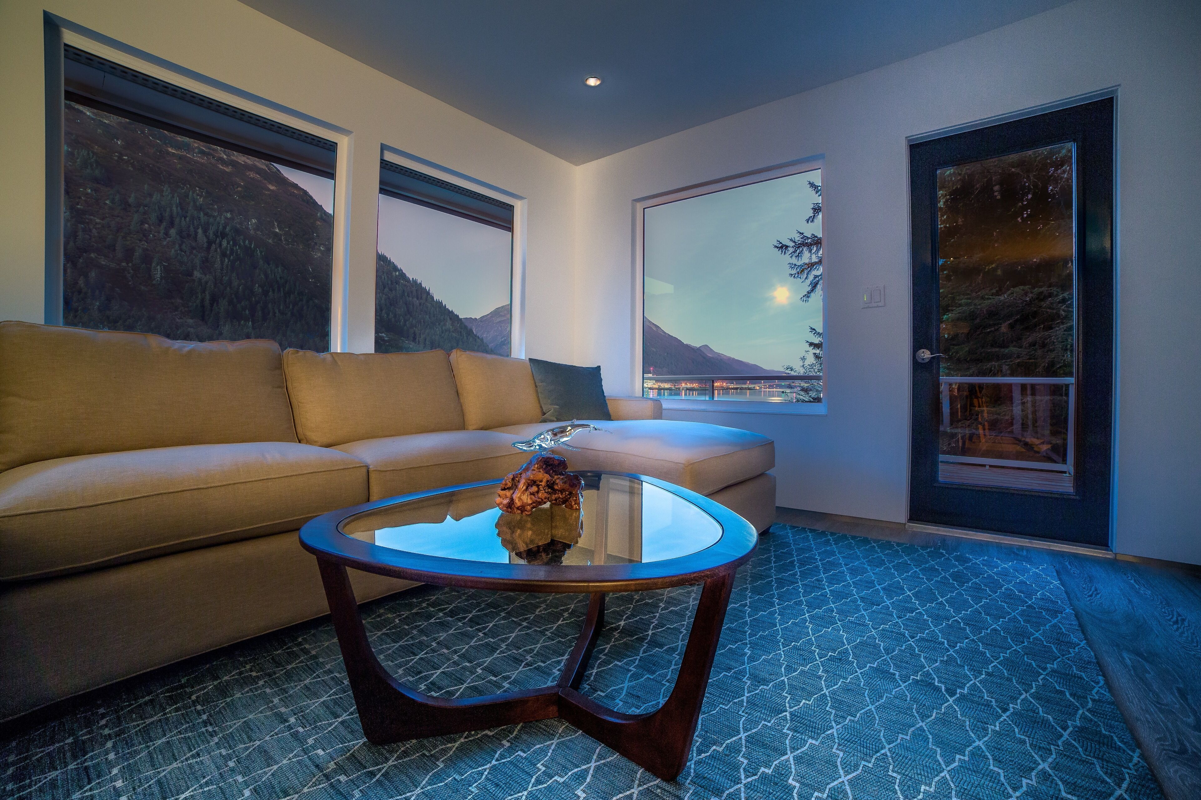 Secluded Beach Condo - Upper Level - Modern Design w/180° View of Mountain & Sea