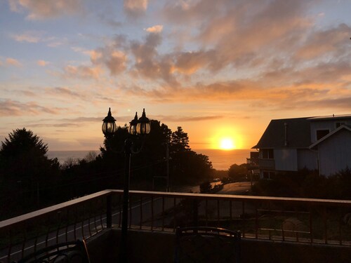 Majestic View, ylellinen koti, Corp Retreat, Sauna, Roads End