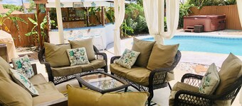 Remontoitu koti, yksityinen keidas, lomakeskus, uima-allas, Tiki-baari lyhyen kävelymatkan päässä rannalta