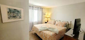 4 bedrooms, free WiFi, bed sheets - Oasis in Indian gardens  (Indio)