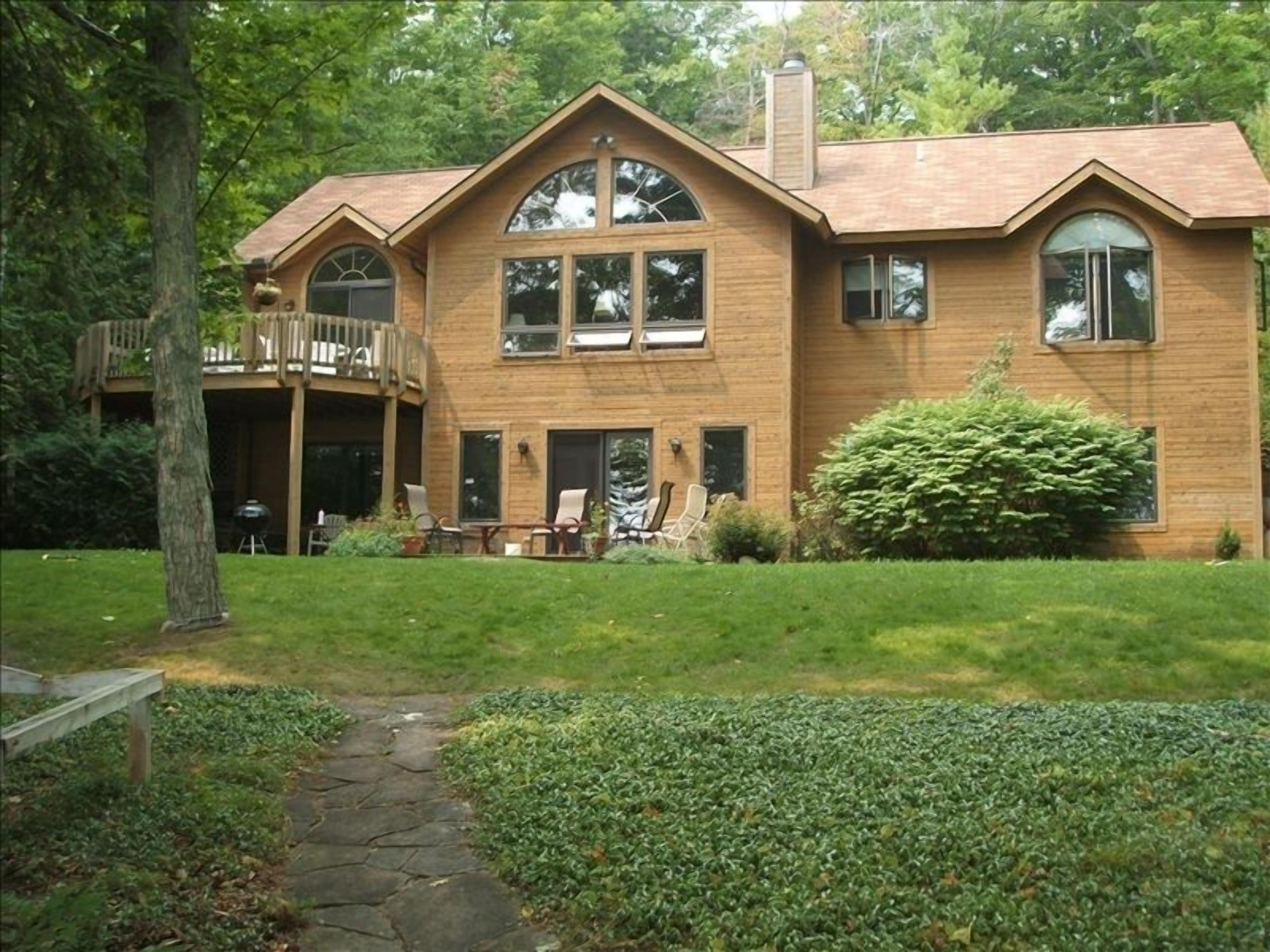 Beautiful Cedar Home on N Lake Leelanau Shore in Leland, Mi