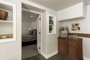 Interior - Westside Cottage │Fenced Yards │Hot Tub │One Block to Galveston │Guest Favorite (Bend)