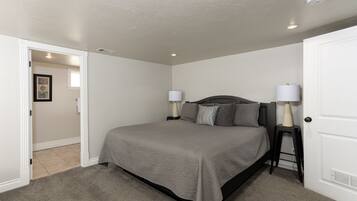 2 Schlafzimmer, Schreibtisch, Bügeleisen/Bügelbrett, kostenloses WLAN