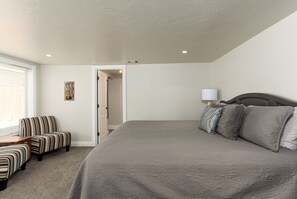 2 habitaciones, escritorio, tabla de planchar con plancha y wifi gratis