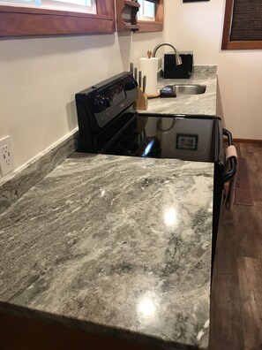 Fridge, microwave, oven, stovetop - Cottage-Very Close to Beach-Quiet A/C-Full Kitchen with Range/Oven-Deck-Laundry (Hauula)