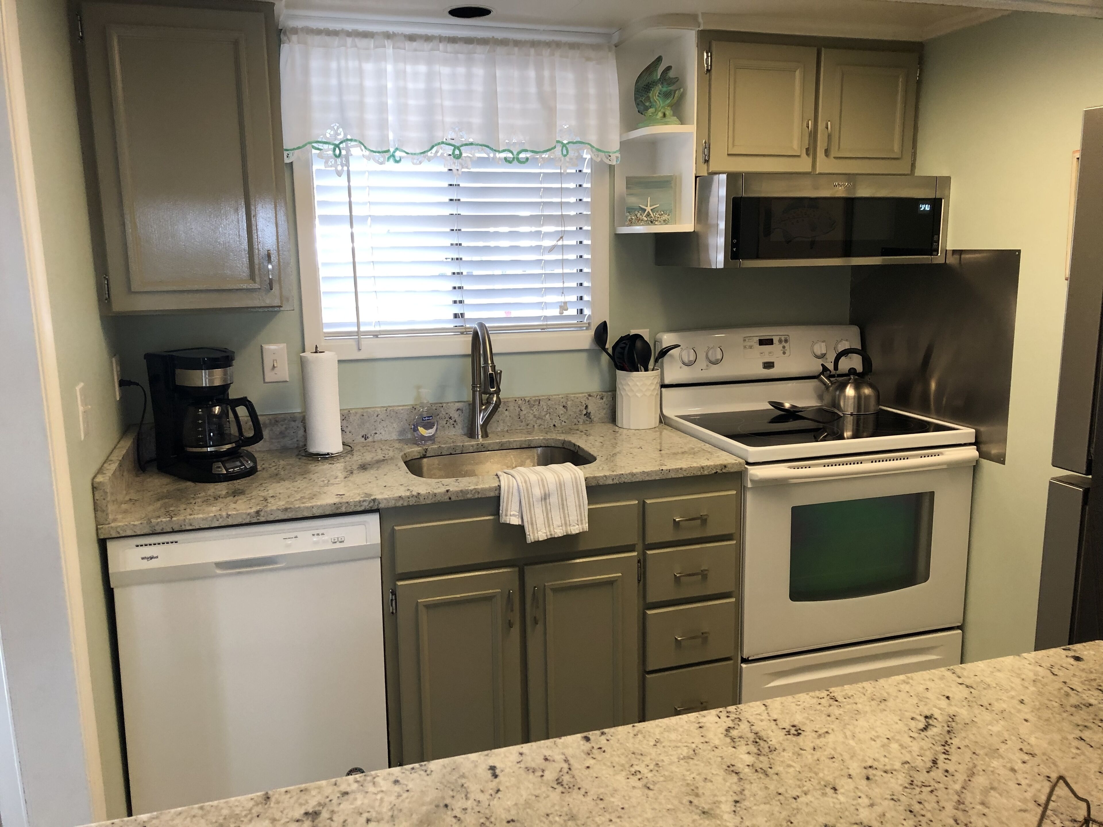 Our Peace of Paradise! Golf Course, king bed,<br>Granite counters~