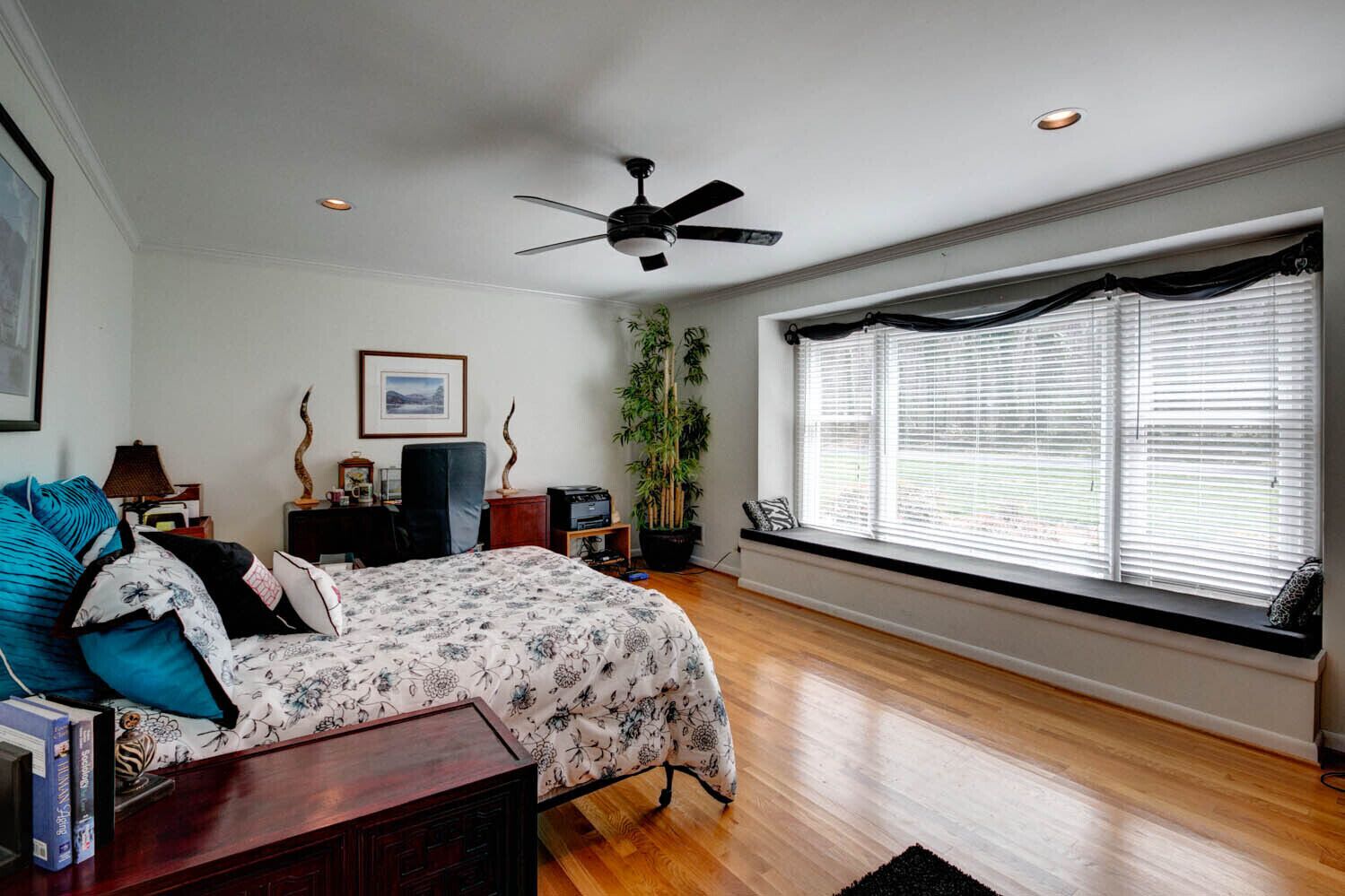 family vacation, BOATING, with heated pool Waterfront Lake wylie home -hot tub 